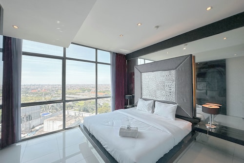 Spacious And Comfortable Living 3Br Apartment At Aryaduta Residence