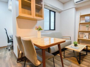 Standard-íbúð | Borðhald á herbergi eingöngu