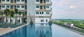 Modern Minimalist Studio Apartment Lrt City Sentul - Royal Sentul Park