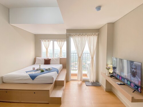 Modern Minimalist Studio Apartment Lrt City Sentul - Royal Sentul Park