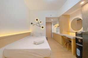 Standard Apartment - Warm Minimalist Studio Apartment The Alton (Semarang)
