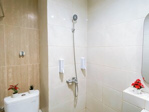 Standard-Apartment | Badezimmer