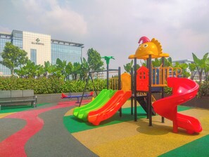 Área de juegos infantiles al aire libre
