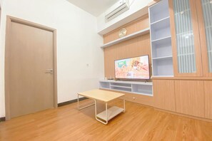 Standard Apartment | Living area