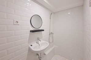 Standard Apartment | Bathroom