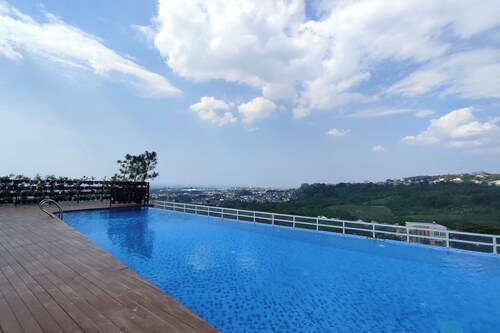 Good And Simple Look 1Br At Amartha View Apartment