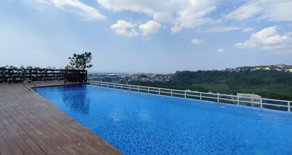 Good And Simple Look 1Br At Amartha View Apartment