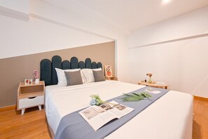 Standard Apartment - Spacious Studio Loft At Kingland Avenue Apartment (South Tangerang)