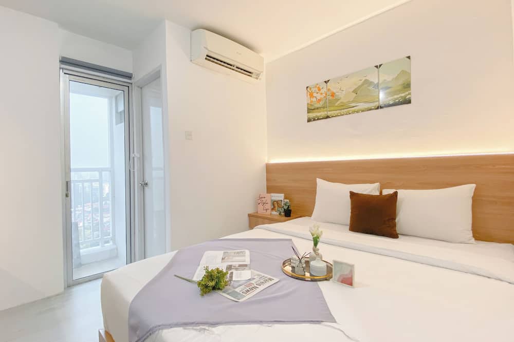 Studio Apartment At Bassura City Near Jatinegara Station
