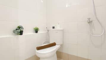 Standard Apartment | Bathroom