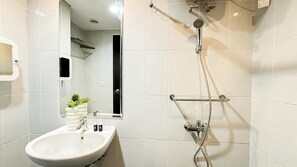 Standard-Apartment | Badezimmer