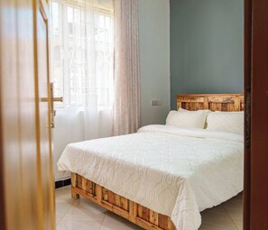3 bedrooms, iron/ironing board, free WiFi