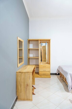 3 bedrooms, iron/ironing board, free WiFi