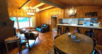 Lovely 5-bedroom farmhouse in Kingfield