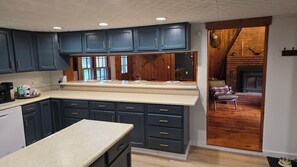 Micro-ondes, four, plaque de cuisson, lave-vaisselle