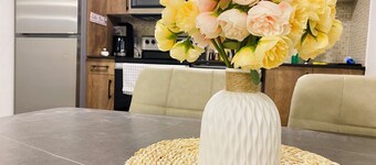 *Modern*Central Location*Cozy Guest Suite*Sleep 4