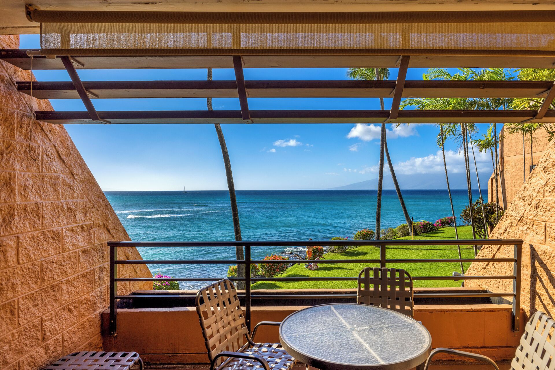 Classic Condo, 1 Bedroom, Lanai, Ocean View | Lanai