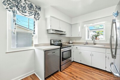 Adorable, Peaceful Retreat In Premier Fort Wayne Location, Sycamore House