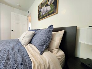 3 bedrooms, WiFi, bed sheets