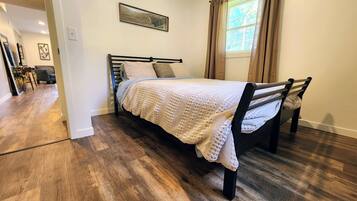 3 bedrooms, free WiFi, bed sheets