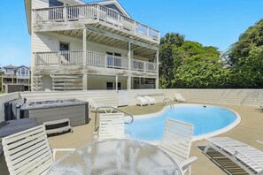 Outdoor dining - Mr. Sandman | 1080 ft to the beach | Private Pool, Hot Tub, and Dog Friendly (Corolla)