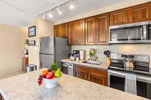 Fridge, microwave, oven, coffee/tea maker