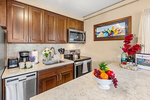 Fridge, microwave, oven, coffee/tea maker