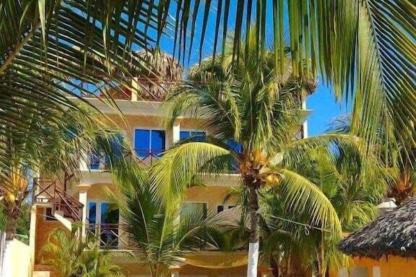 Fachada de la propiedad