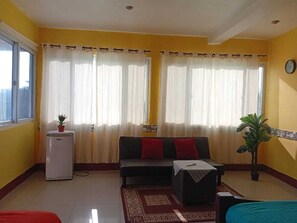 Superior Quadruple Room, Balcony, Sea View | Living area - Hotel nuevo amanecer (Chiquimulilla)