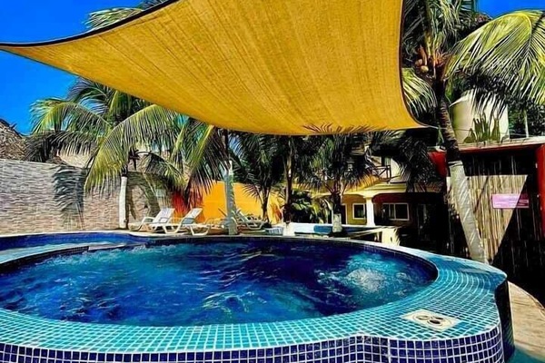 2 piscinas al aire libre