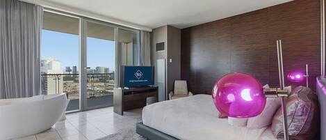 2 soverom, skrivebord, strykejern/-brett og wi-fi (inkludert)