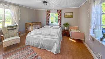 1 makuuhuone, vauvan matkasänky