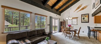 Cozy Chalet Retreat in South Lake Tahoe - Near Heavenly Ski Resort mv12