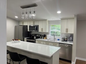 Micro-ondas, fogão, cooktop, lava-louças