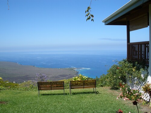 Belle Vue Kona B&B Orchid Suite - Breathtaking Views and Island Comfort