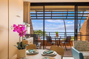 Classic Condo, 1 Bedroom, Lanai, Ocean View | Lanai