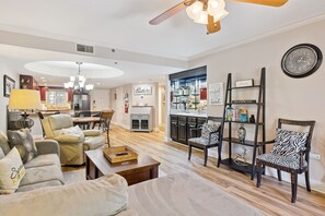 Smart TV, fireplace