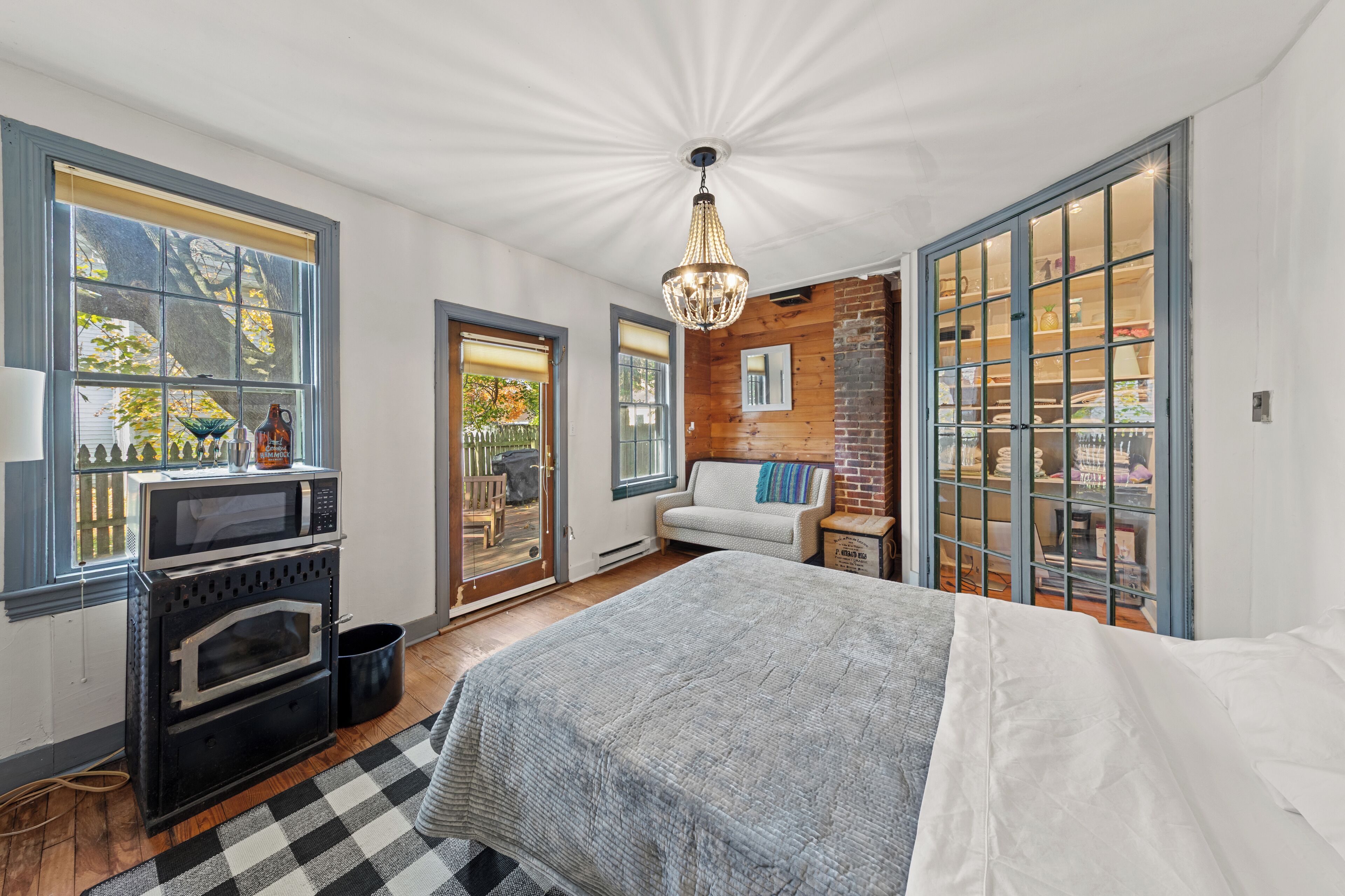 2 多间卧室、熨斗/熨衣板、WiFi、床单