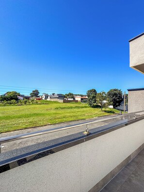Casa superluxo, vista para o lago | Terraço/pátio