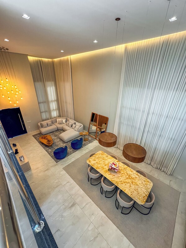 Casa superluxo, vista para o lago | Área de estar