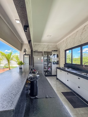 Luxury House, Lake View | Terrace/patio