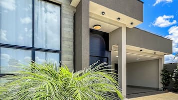 Bagian depan properti