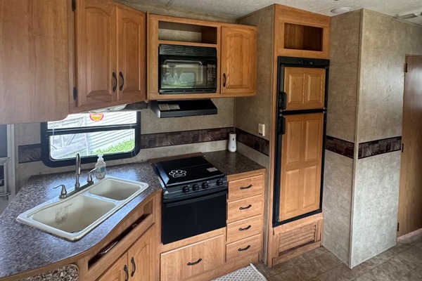 Micro-ondes, four, plaque de cuisson