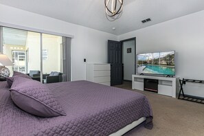 4 bedrooms, desk, iron/ironing board, travel cot - Renovated 4bd house close to Disney with heated pool, fireplace in Davenport (Davenport)