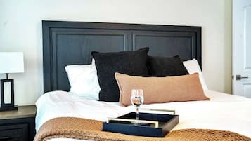 1 habitación, tabla de planchar con plancha, cuna de viaje y wifi