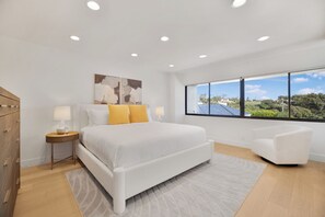 6 bedrooms, individually decorated, individually furnished, desk