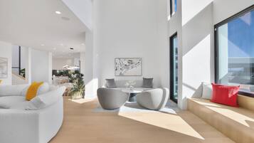 Luxury House, Multiple Beds, Pool Access, Ocean View (Morning View Malibu) | Interior