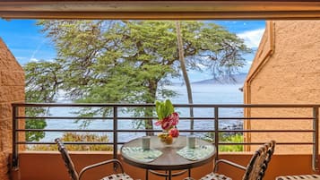 Apartamento clássico, 1 quarto, varanda coberta, vista para o oceano | Varanda coberta