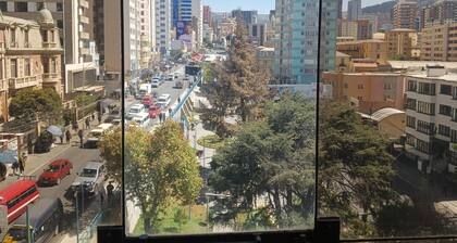 Breathtaking City View 3-BR Elevator Apartment