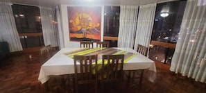 Dining - Spacious, Breathtaking City View 3-BR ElevatorBuilding  Apt conveniently located (La Paz)